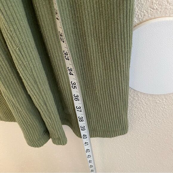 Old Navy green cozy ribbed short sleeve wide leg crop knit jumpsuit romper 10/12 - Picture 9 of 11